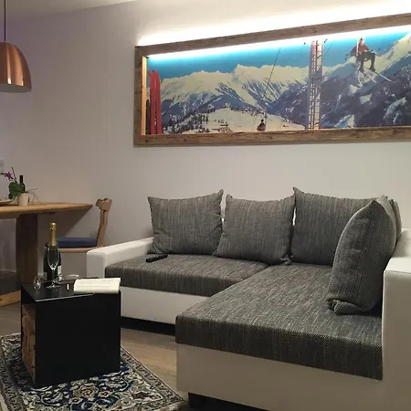 Royal Waldfeld Apartment Mayrhofen