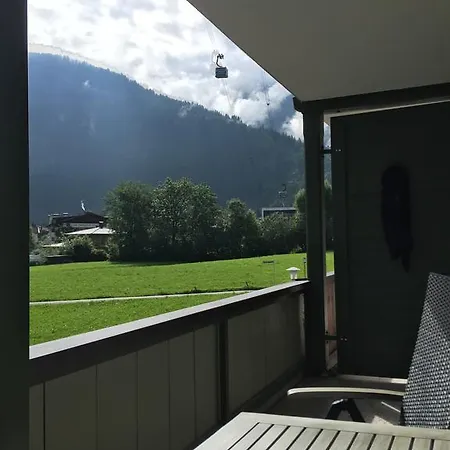 Royal Waldfeld Apartment Mayrhofen